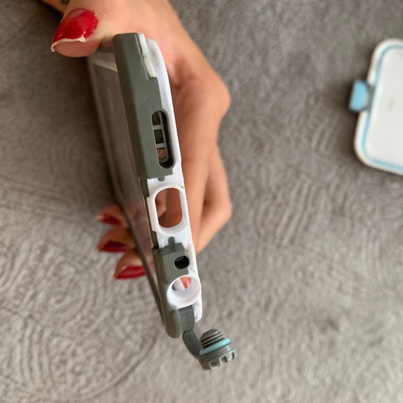 Lifeproof IPhone 6 case. - Picture 6 of 11